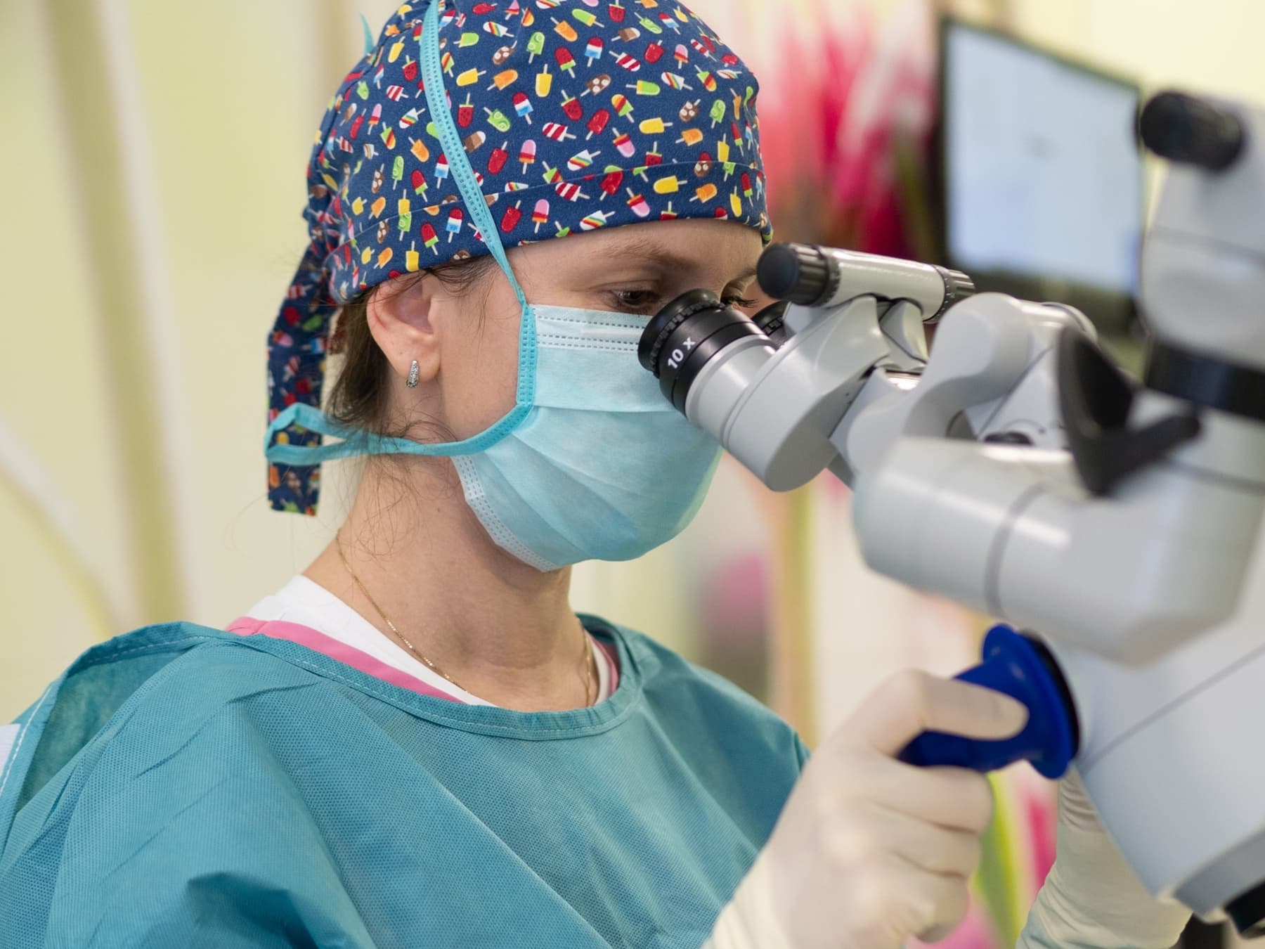 Kako izvedem kirurško korekcijo vek ali blefaroplastiko?